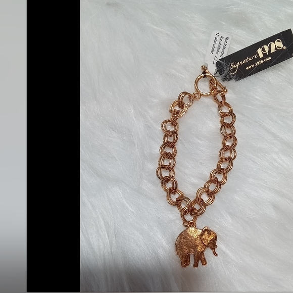 🐘 New Gold Elephant Bracelet 🐘 - Picture 2 of 3